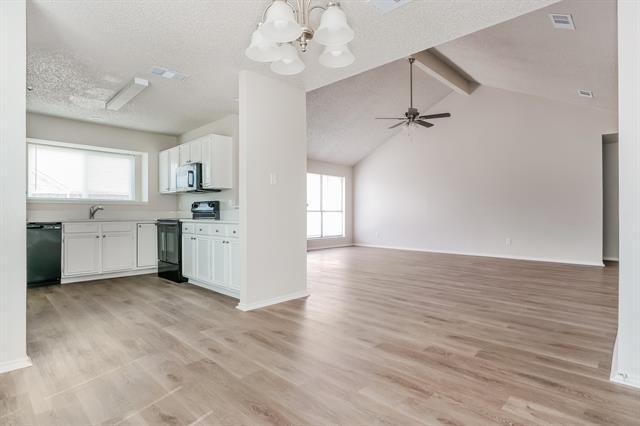 Building Photo - 900 Blewitt Dr