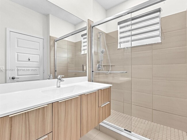 Building Photo - 10250 NW 76th Terrace