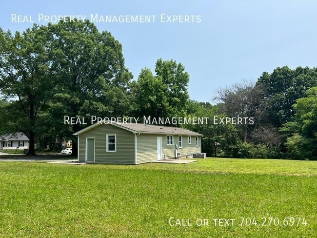 Building Photo - 1239 Log Cabin Rd