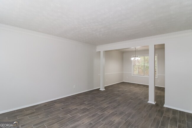 Building Photo - 2450 Northmill Ln