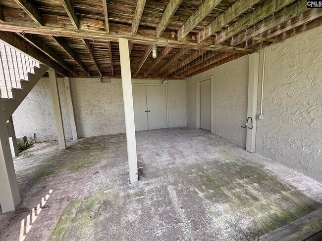 Building Photo - 1041 Jones Rd