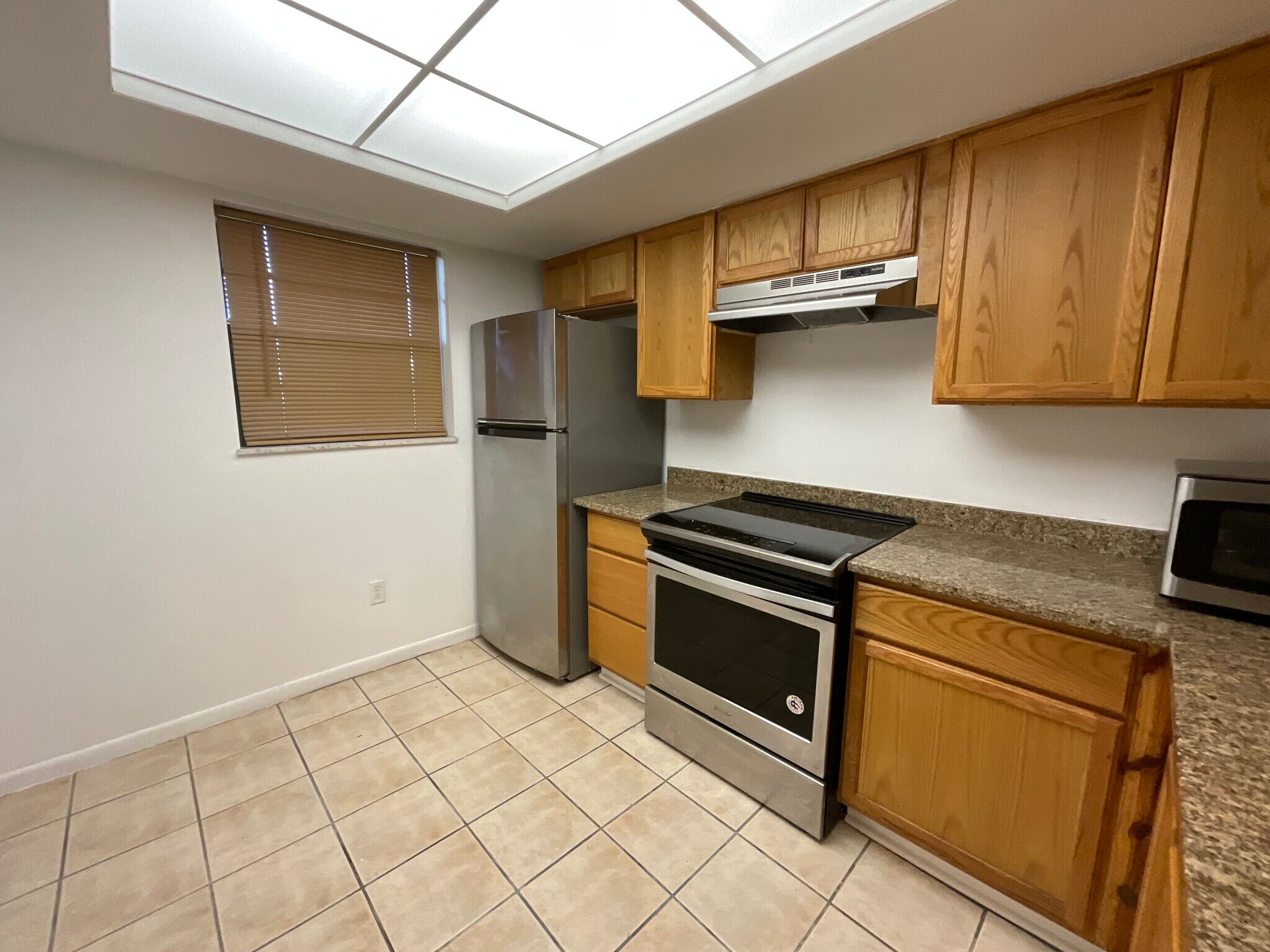 Building Photo - 2050 Oleander Blvd