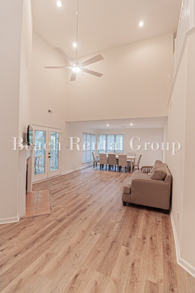 Building Photo - 3 Bedroom Gated Community in Surfside Beach