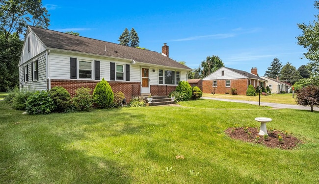 Building Photo - Updated 3-bedroom, 1-bath ranch home locat...