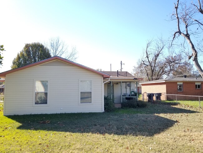 Building Photo - South Bossier City's Southern Gardens near...