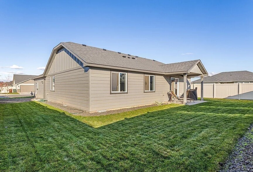 Backyard - 6102 Crown Crest Ave