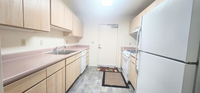 Building Photo - Hidden Gem in Kaimuki – 3 Bed, 2 Bath Home