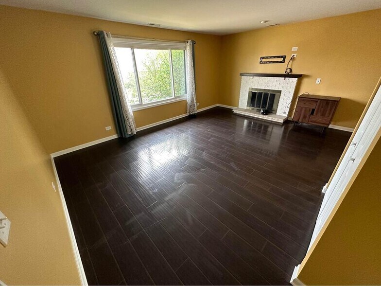 Building Photo - 1110 Manchester Ct