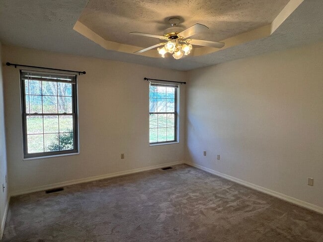 Building Photo - All Brick 3 Bedroom, 2 Bathroom near Twin Oaks