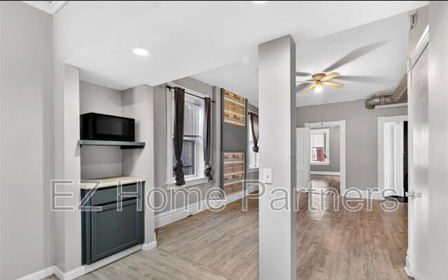 Building Photo - 3005 S Compton Ave