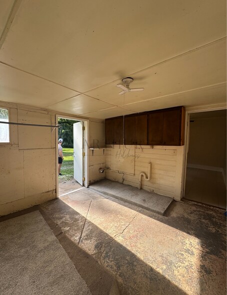 Building Photo - 815 N Ridge Ave