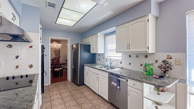 Building Photo - 9206 Hendon Ln
