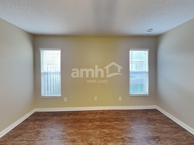 Building Photo - 1072 Bluegrass Dr