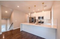 Building Photo - 118 Radcliffe Ave