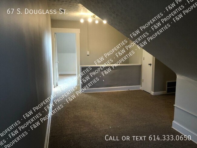 Building Photo - 67 S Douglass St