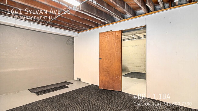 Building Photo - 1641 Sylvan Ave SE
