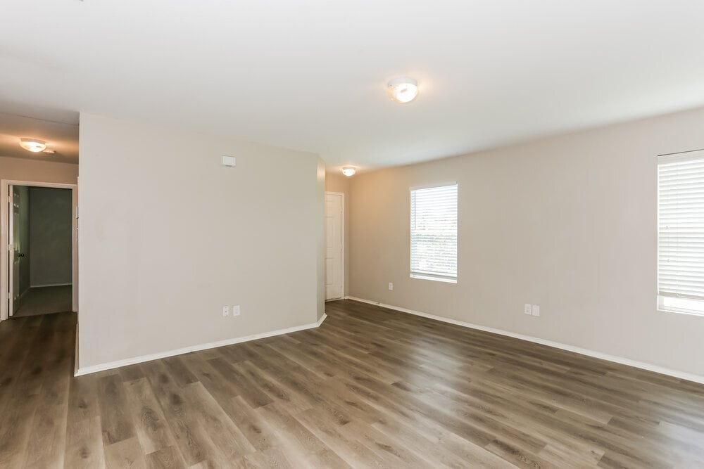 Building Photo - 1303 Macaw Ct