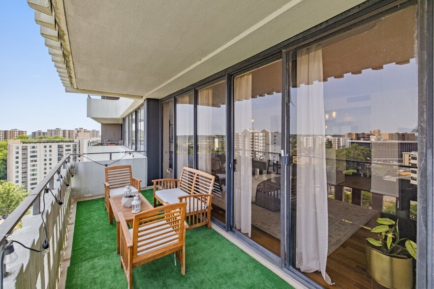 Building Photo - 6301 Stevenson Ave