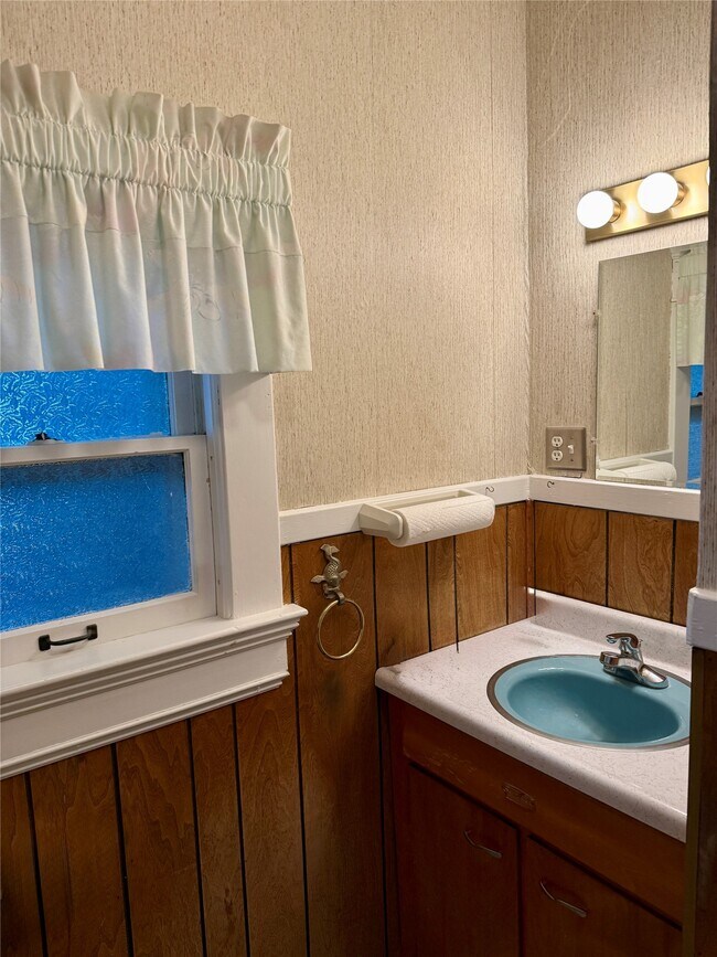 Building Photo - 51 Mill St