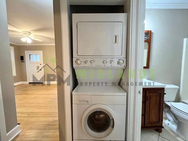 Building Photo - 2728 Holt Dr