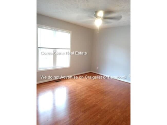 Building Photo - 405 Cityview Ln