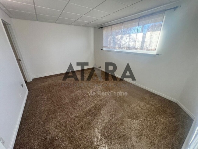 Building Photo - 9111 Parakeet Dr