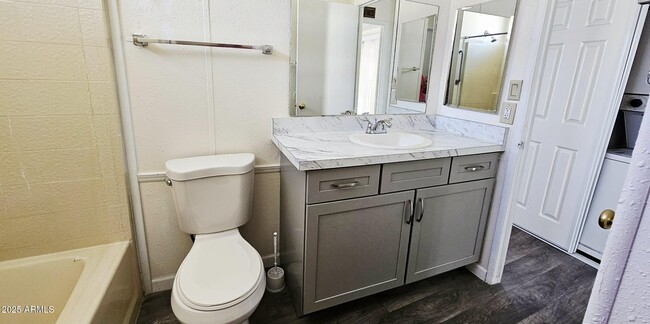 Building Photo - 6162 S Pinehurst Dr