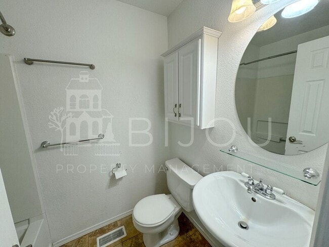 Building Photo - 2142 Baltimore Cir