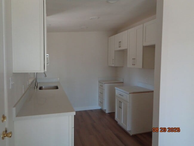 Building Photo - 710 Azalea Way