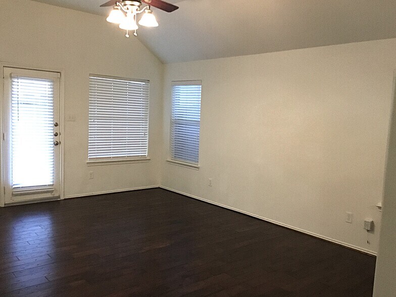 Building Photo - 10019 Blissful Valley Ln