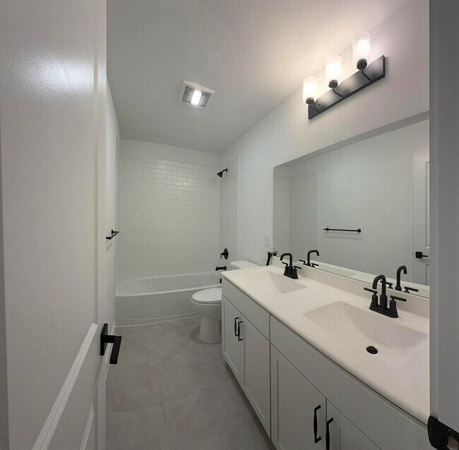 Building Photo - 4727 Bay Vista Dr