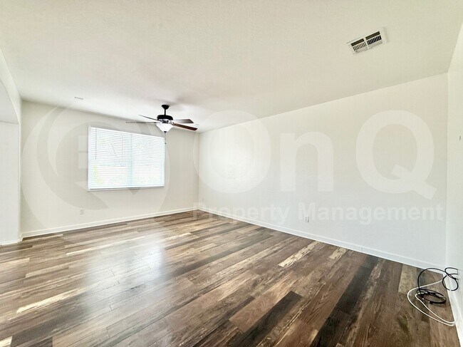 Building Photo - 17143 W Tara Ln