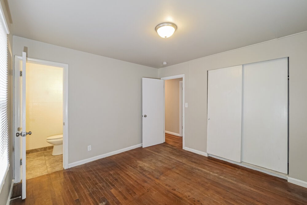 Building Photo - 5903 Fairlane Dr