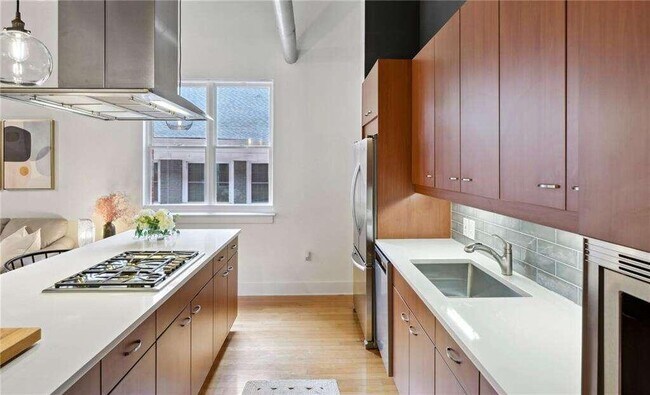 Building Photo - 1058 Piedmont Ave NE