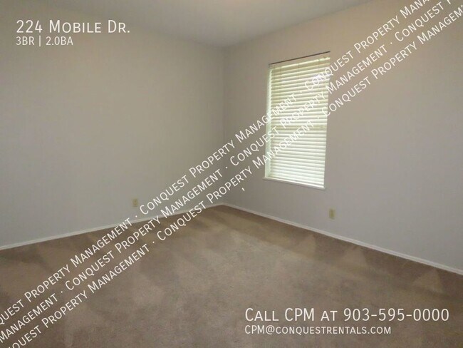 Building Photo - 224 Mobile Dr