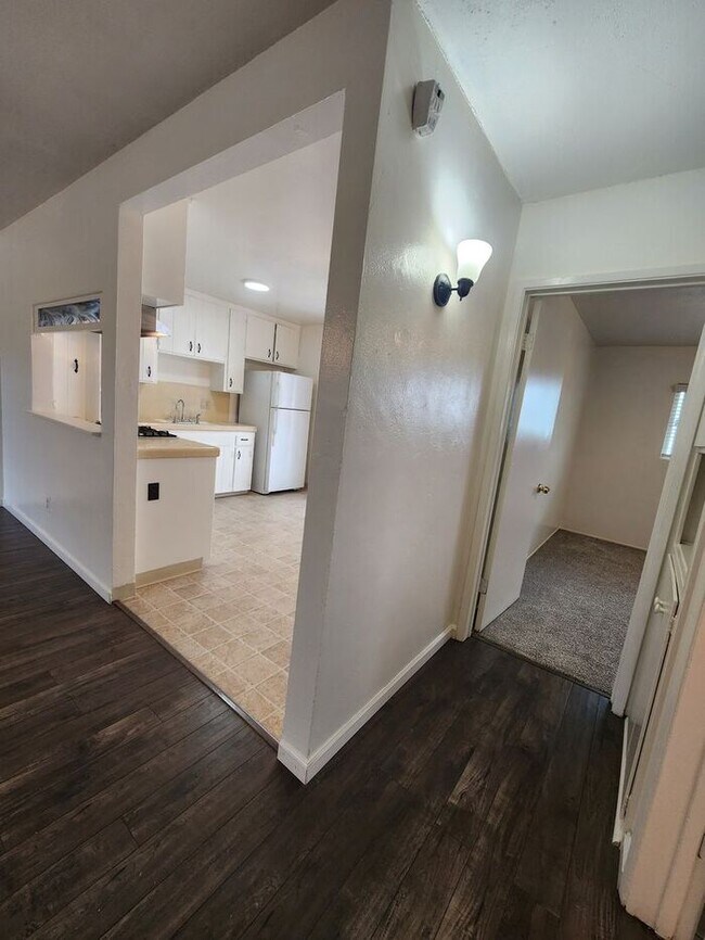 Building Photo - SUMMER SPECIAL: 1 Month Free-Open Floor Plan - 2BR/1BA