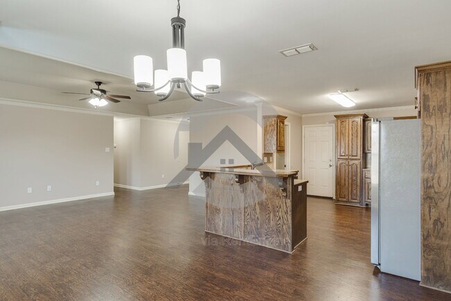 Building Photo - 2405 Canterbury Ln