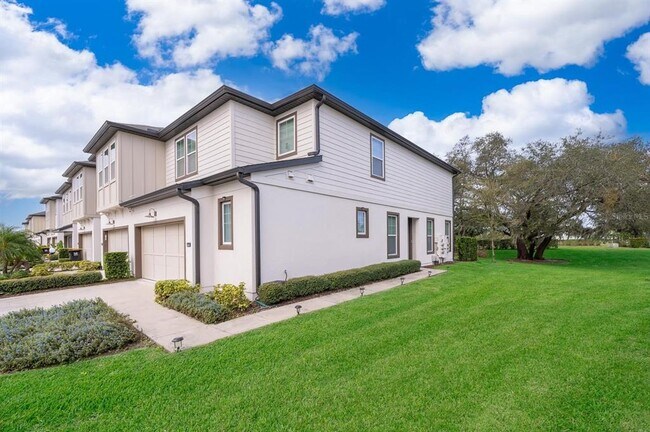 Building Photo - 664 Benoi Dr