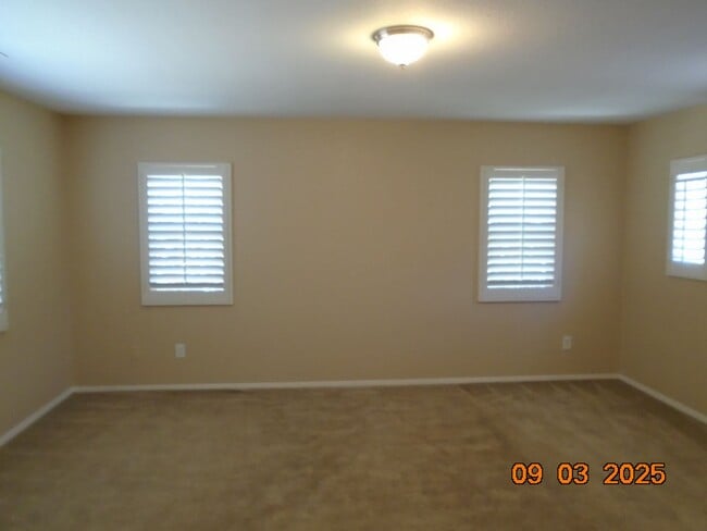 Building Photo - Immaculate 2 Story Within Walking Distance...