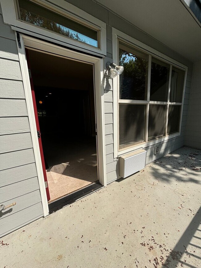 Building Photo - 5cart01