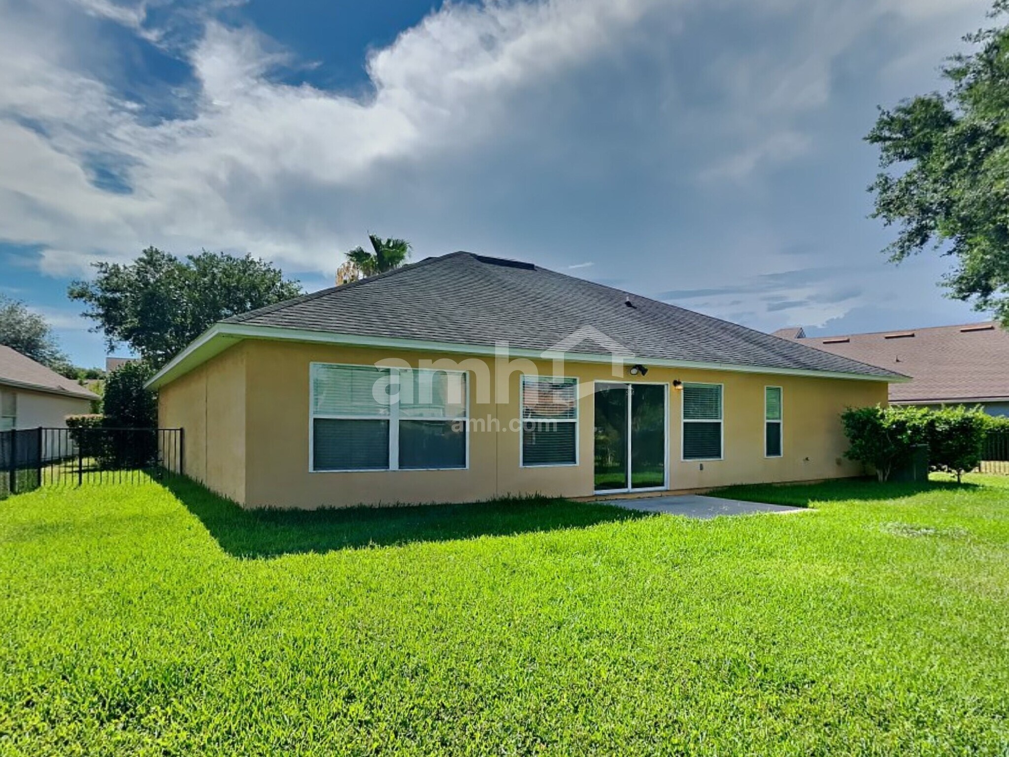 Building Photo - 14138 Devan Lee Dr W