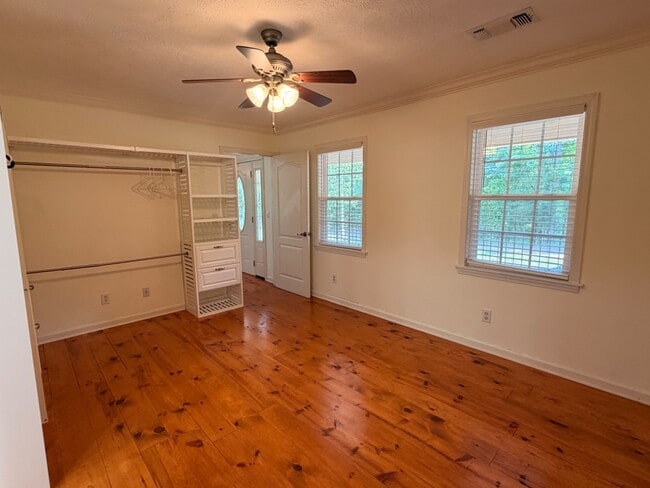 Building Photo - 505 Waterway Dr