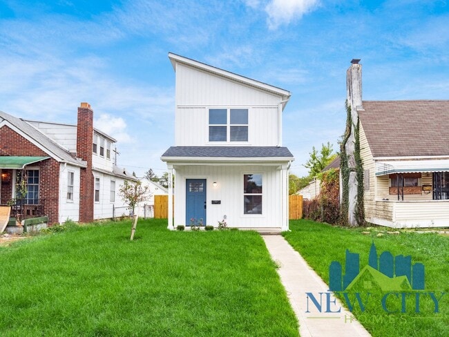 Building Photo - Recently Built 2 Bedroom 2 1/2 Bathroom Single Family Home in South Columbus!