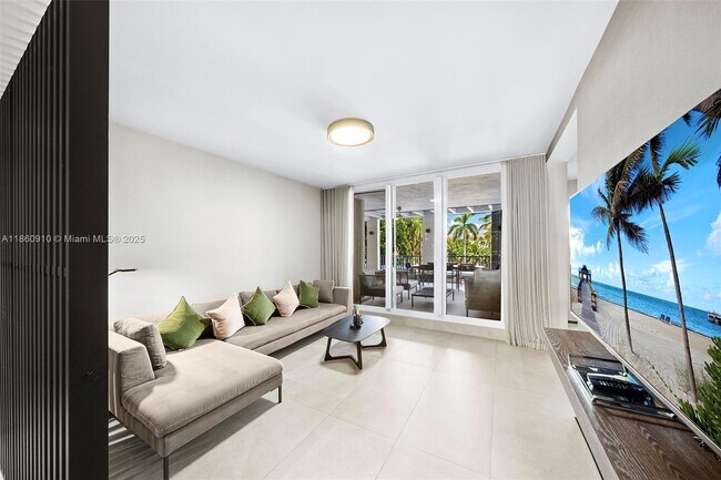 Building Photo - 785 Crandon Blvd