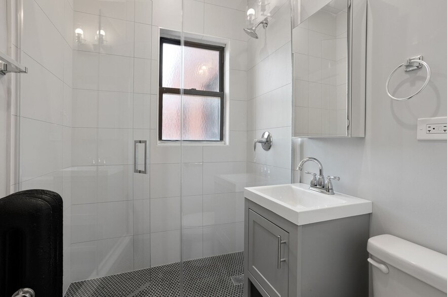 Building Photo - 1712 W Juneway Ter