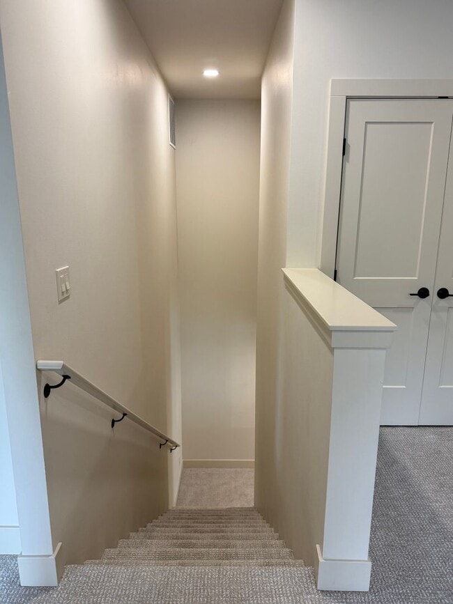 Building Photo - Now renting brand-new 3 bedroom, one study/Den, 2.5 bathroom House $3,650 unfurnished and $6,000 ...