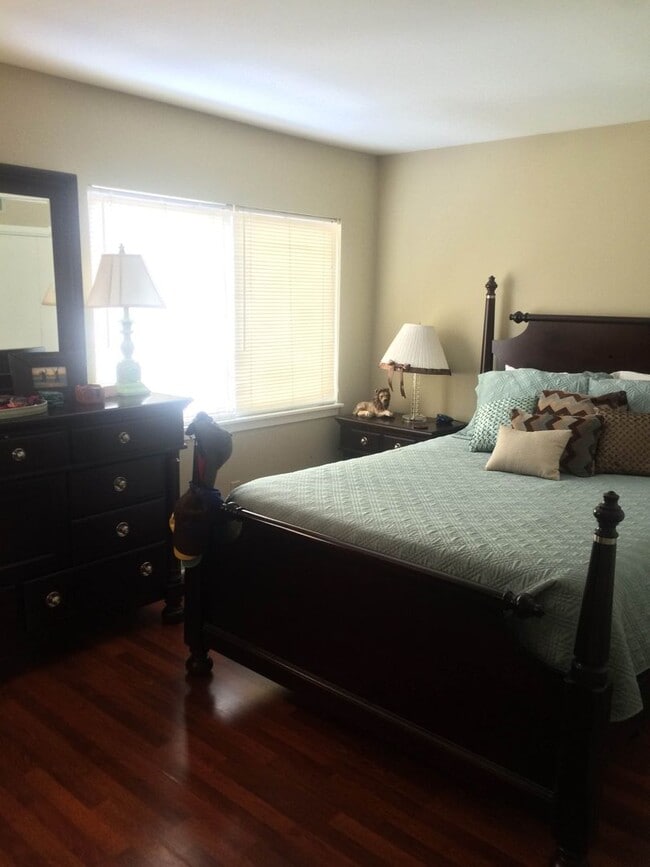 Building Photo - Condo Located at Borden Commons