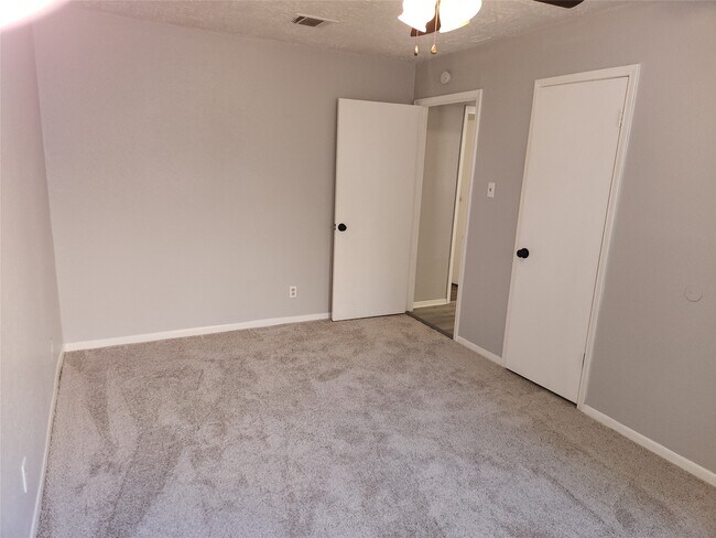 Building Photo - 22127 Elsinore Dr