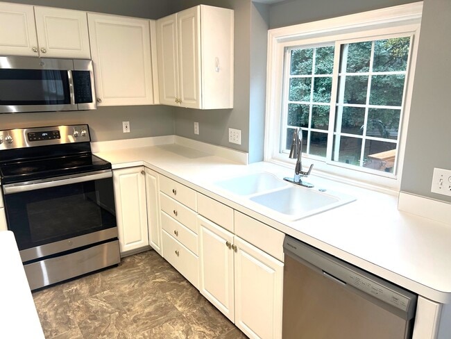 Building Photo - 9801 Goodrum Ct