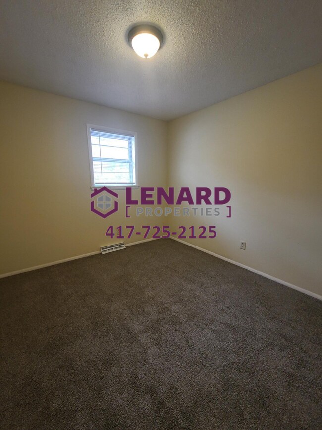 Building Photo - 1361 E Gretna St